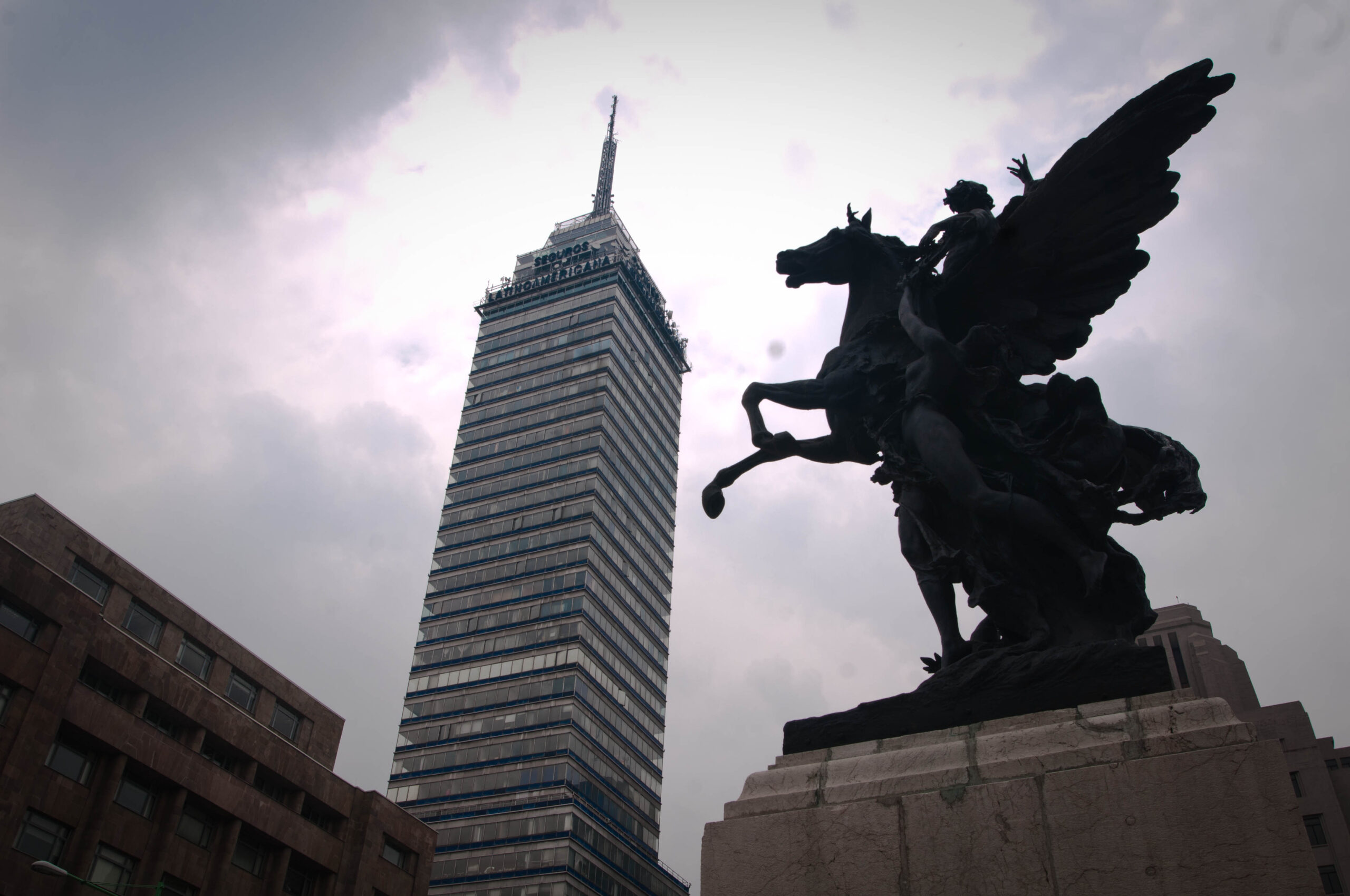 ¡Cumple 60 años la Torre Latino!