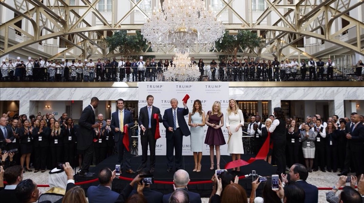 Inaugura Donald Trump su nuevo Hotel en Washington D.C.