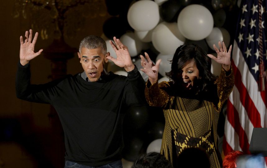 Bailan Barack y Michelle Obama “thiller” en su último Halloween al frente de la Casa Blanca.