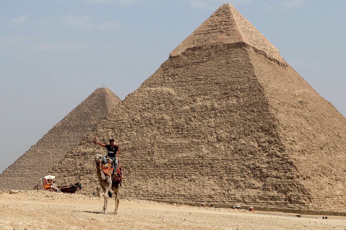 Descubren cámara secreta gigante en la gran pirámide de Keops