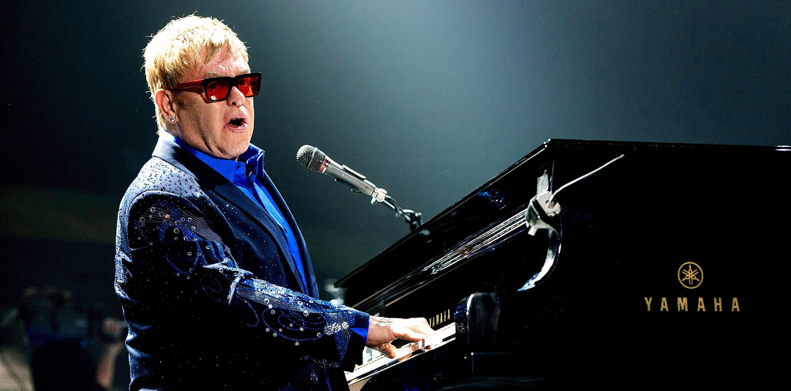 Elton John dice adiós a los escenarios anuncia su última gira mundial.