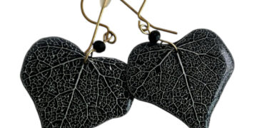 Aretes de hojas de maple