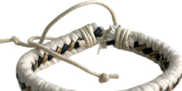 Pulsera de hilo de algodón para caballero hecha a mano