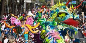 Desfile de Alebrijes Monumentales en la Ciudad de México