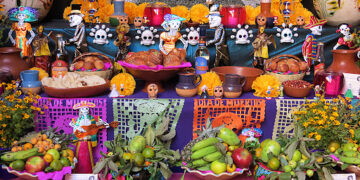 Los principales elementos del altar de muertos