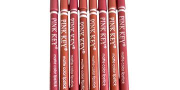 Delineador de labios en color natural