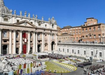 Celebran en el mundo el Domingo de Pascua